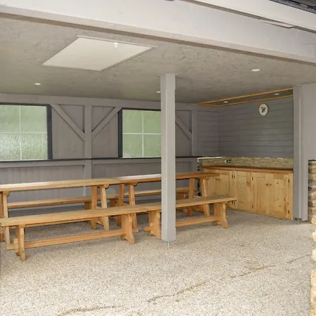 Prázdninový dům Five Bedroom Holiday In Nebahovy Prachatice