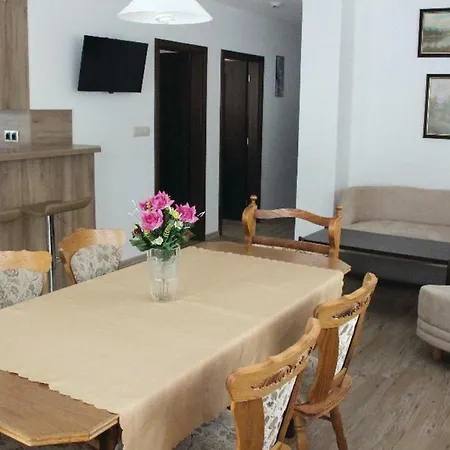 Five Bedroom Holiday In Nebahovy *