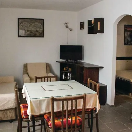 Prázdninový dům Five Bedroom Holiday In Nebahovy Prachatice